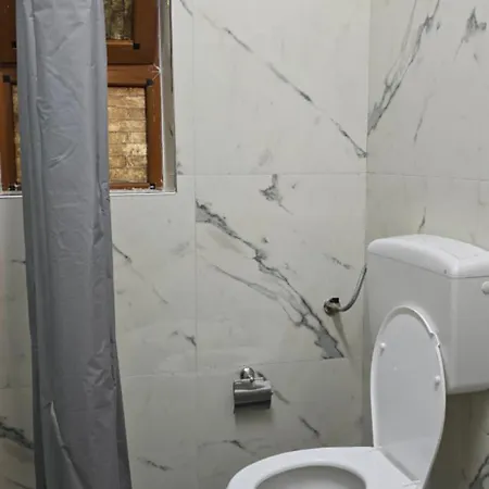 Adi's House Semesterbostad *