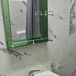 Adi's House 펜션 티라나