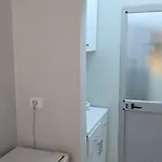 Adi's House 펜션 티라나