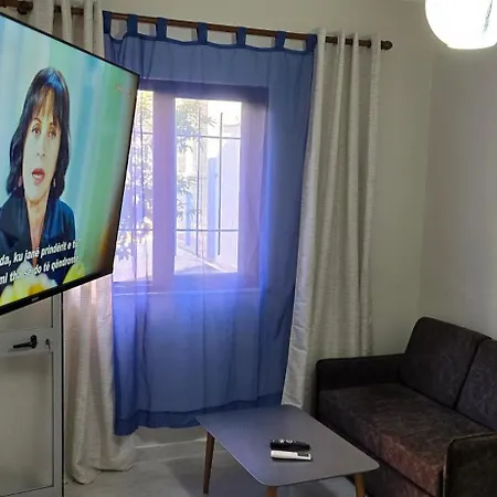 Adi's House ティラナ