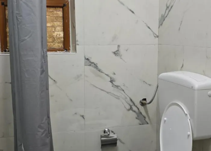 Adi's House Hébergement de vacances *